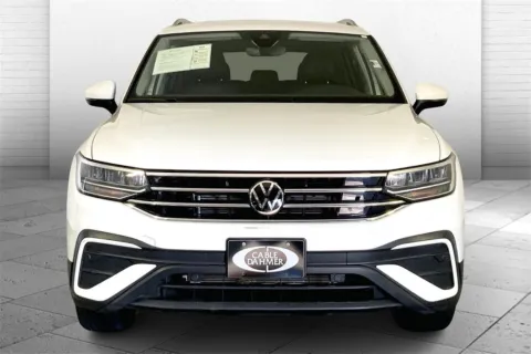 Photos of 2024 Volkswagen Tiguan 2.0T SE for sale in Lee's Summit, MO at Cable Dahmer Kia of Lee's Summit