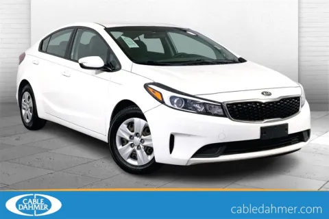 White 2018 Kia Forte LX for sale in Lee's Summit, MO