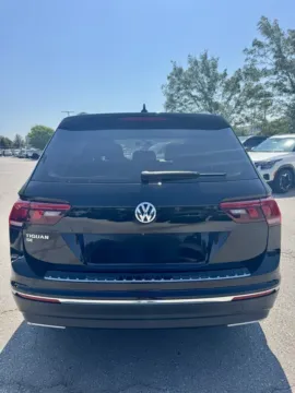 More photos of 2021 Volkswagen Tiguan 2.0T SEL at Cable Dahmer Kia of Lee's Summit, MO