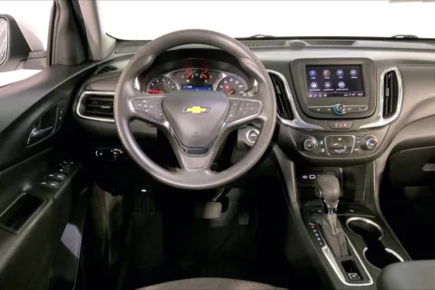 More photos of 2023 Chevrolet Equinox LT at Cable Dahmer Kia of Lee's Summit, MO