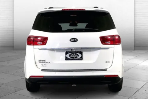 Another view of 2021 Kia Sedona EX for sale in Lee's Summit, MO at Cable Dahmer Kia of Lee's Summit