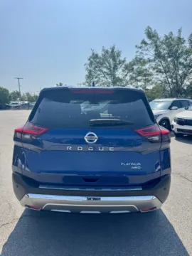 More photos of 2021 Nissan Rogue Platinum at Cable Dahmer Kia of Lee's Summit, MO