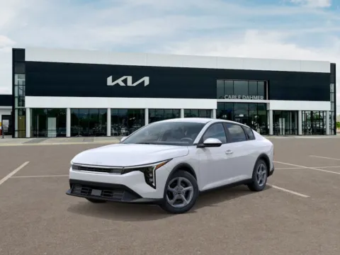 White 2025 Kia K4 LXS for sale in Lee's Summit, MO