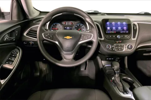 More photos of 2022 Chevrolet Malibu LT at Cable Dahmer Kia of Lee's Summit, MO