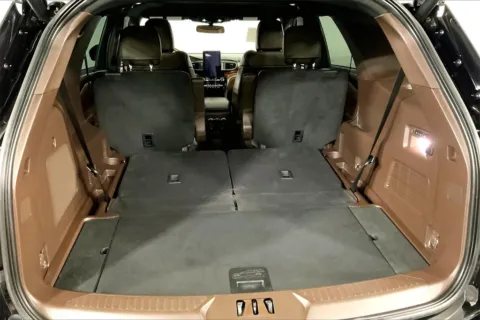 More photos of 2023 Ford Explorer King Ranch at Cable Dahmer Kia of Lee's Summit, MO