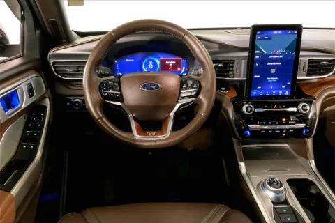 More photos of 2023 Ford Explorer King Ranch at Cable Dahmer Kia of Lee's Summit, MO