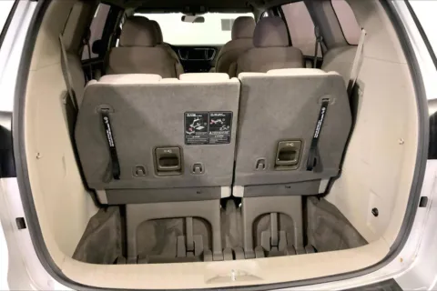 More photos of 2020 Kia Sedona L at Cable Dahmer Kia of Lee's Summit, MO