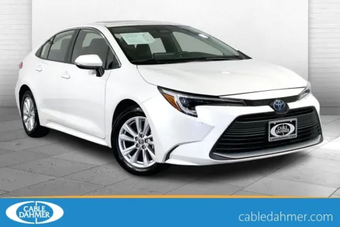 White 2023 Toyota Corolla Hybrid XLE for sale in Lee's Summit, MO