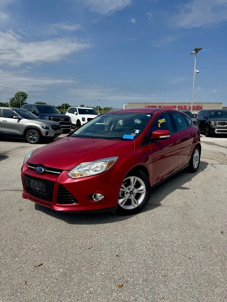 Red 2012 Ford Focus SE for sale in Lee's Summit, MO