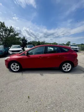 Photos of 2012 Ford Focus SE for sale in Lee's Summit, MO at Cable Dahmer Kia of Lee's Summit