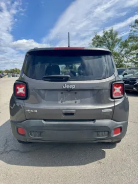 More photos of 2018 Jeep Renegade Latitude at Cable Dahmer Kia of Lee's Summit, MO