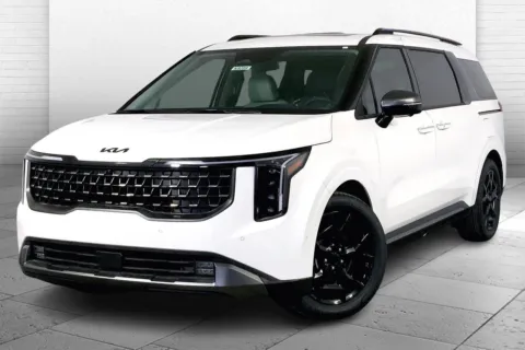 Photos of 2026 Kia Carnival SX Prestige for sale in Lee's Summit, MO at Cable Dahmer Kia of Lee's Summit