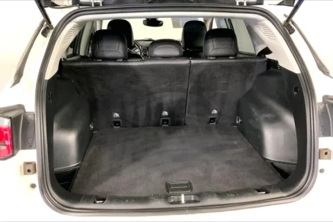 More photos of 2021 Jeep Compass Limited at Cable Dahmer Kia of Lee's Summit, MO