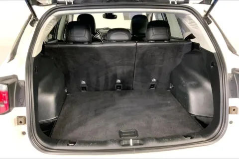 More photos of 2021 Jeep Compass Limited at Cable Dahmer Kia of Lee's Summit, MO