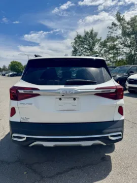 More photos of 2023 Kia Seltos S at Cable Dahmer Kia of Lee's Summit, MO