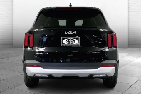 More photos of 2026 Kia Sorento LX at Cable Dahmer Kia of Lee's Summit, MO