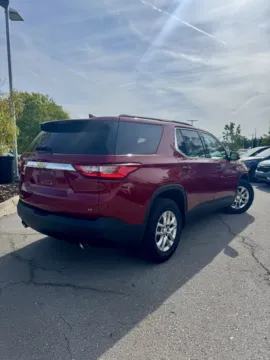 More photos of 2020 Chevrolet Traverse LT at Cable Dahmer Kia of Lee's Summit, MO