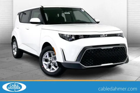 White 2025 Kia Soul S for sale in Lee's Summit, MO