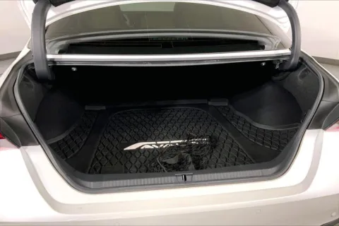 More photos of 2019 Toyota Avalon Limited at Cable Dahmer Kia of Lee's Summit, MO