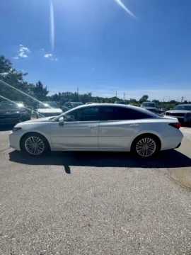 Photos of 2019 Toyota Avalon Limited for sale in Lee's Summit, MO at Cable Dahmer Kia of Lee's Summit