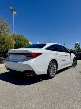 More photos of 2019 Toyota Avalon Limited at Cable Dahmer Kia of Lee's Summit, MO
