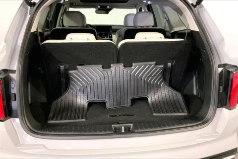 More photos of 2023 Kia Sorento SX at Cable Dahmer Kia of Lee's Summit, MO