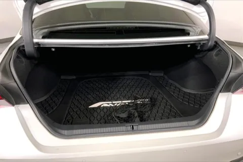More photos of 2019 Toyota Avalon Limited at Cable Dahmer Kia of Lee's Summit, MO