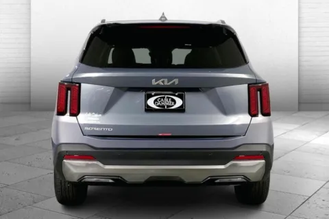 More photos of 2025 Kia Sorento S at Cable Dahmer Kia of Lee's Summit, MO