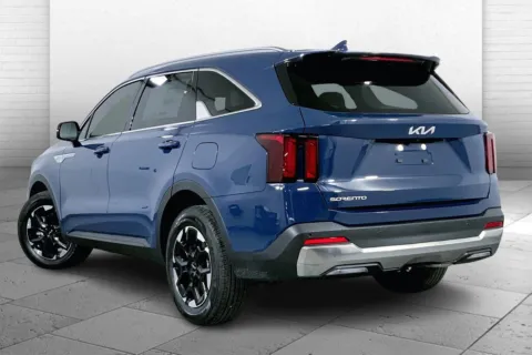 Another view of 2025 Kia Sorento S for sale in Lee's Summit, MO at Cable Dahmer Kia of Lee's Summit