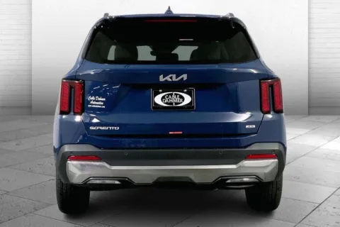 More photos of 2025 Kia Sorento S at Cable Dahmer Kia of Lee's Summit, MO