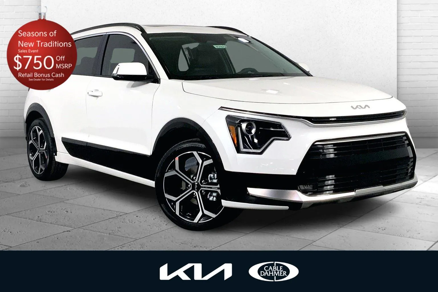 White 2025 Kia Niro EX Touring for sale in Lee's Summit, MO