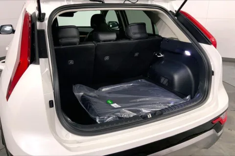 More photos of 2025 Kia Niro EX Touring at Cable Dahmer Kia of Lee's Summit, MO