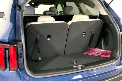 More photos of 2025 Kia Sorento S at Cable Dahmer Kia of Lee's Summit, MO