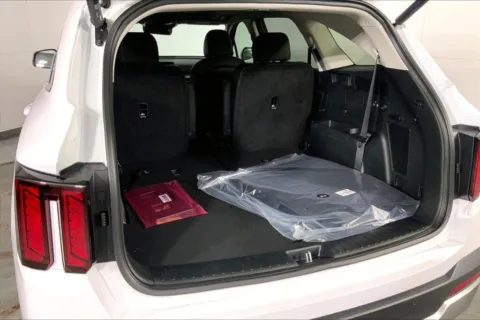 More photos of 2025 Kia Sorento EX at Cable Dahmer Kia of Lee's Summit, MO