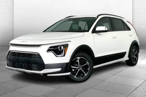 Photos of 2025 Kia Niro EX for sale in Lee's Summit, MO at Cable Dahmer Kia of Lee's Summit