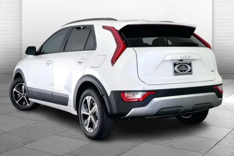 Another view of 2025 Kia Niro EX for sale in Lee's Summit, MO at Cable Dahmer Kia of Lee's Summit