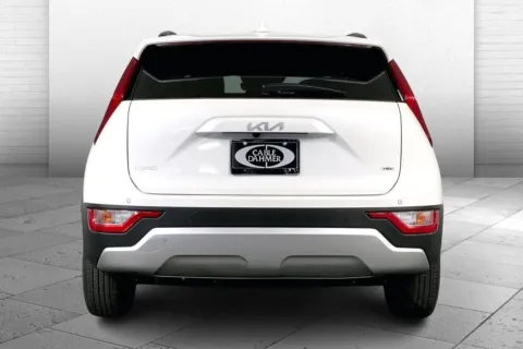 More photos of 2025 Kia Niro EX at Cable Dahmer Kia of Lee's Summit, MO