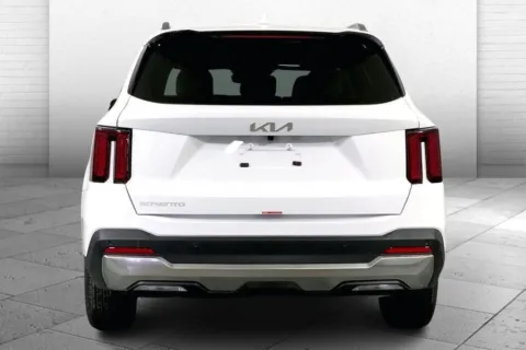 More photos of 2025 Kia Sorento S at Cable Dahmer Kia of Lee's Summit, MO