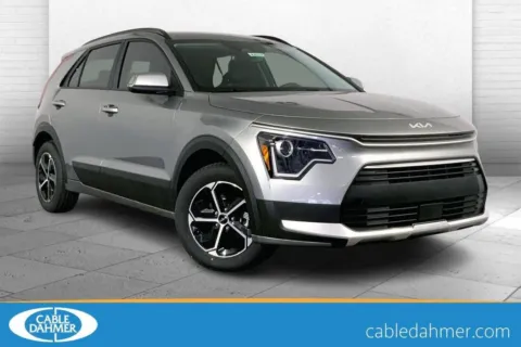 Gray 2025 Kia Niro EX for sale in Lee's Summit, MO