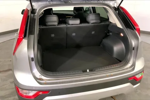 More photos of 2025 Kia Niro EX at Cable Dahmer Kia of Lee's Summit, MO