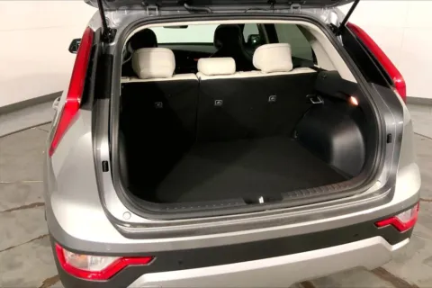 More photos of 2025 Kia Niro EX at Cable Dahmer Kia of Lee's Summit, MO