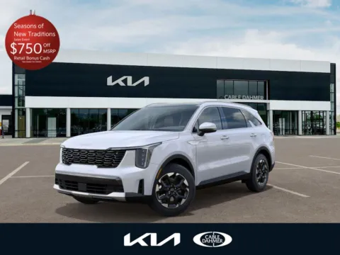 White 2025 Kia Sorento S for sale in Lee's Summit, MO