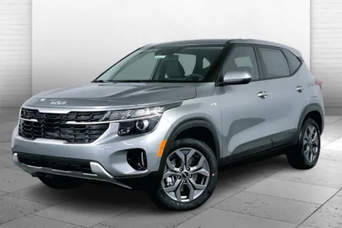 Photos of 2025 Kia Seltos LX for sale in Lee's Summit, MO at Cable Dahmer Kia of Lee's Summit