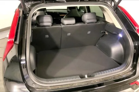 More photos of 2025 Kia Niro SX Touring at Cable Dahmer Kia of Lee's Summit, MO