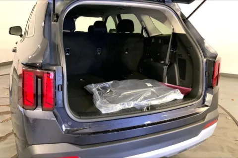 More photos of 2025 Kia Sorento LX at Cable Dahmer Kia of Lee's Summit, MO