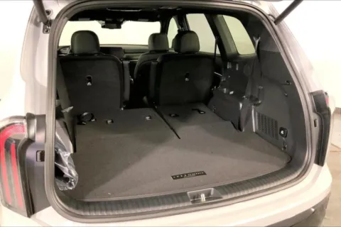 More photos of 2025 Kia Telluride EX X-Pro at Cable Dahmer Kia of Lee's Summit, MO