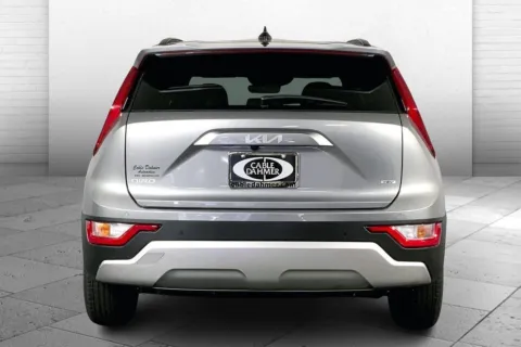 More photos of 2025 Kia Niro EX at Cable Dahmer Kia of Lee's Summit, MO
