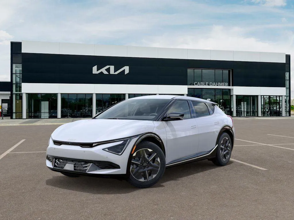 White 2025 Kia EV6 Light for sale in Lee's Summit, MO