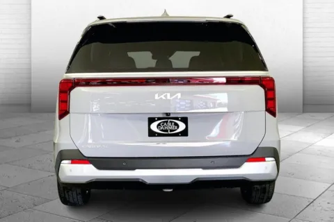 More photos of 2025 Kia Carnival EX at Cable Dahmer Kia of Lee's Summit, MO