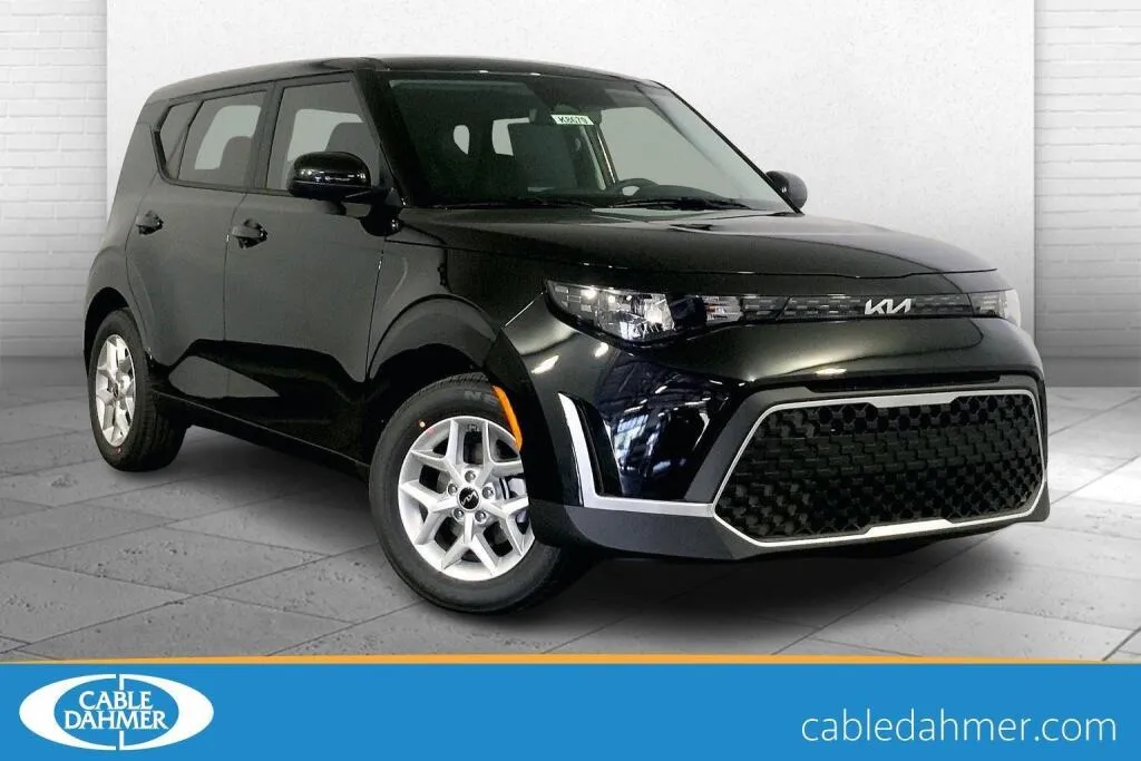 Black 2025 Kia Soul LX for sale in Lee's Summit, MO
